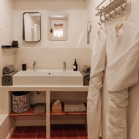 Maison 1643 4* Laudun-l'Ardoise