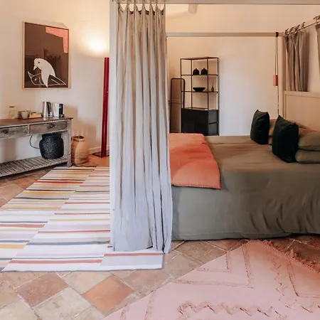 Maison 1643 Pensjonat Laudun